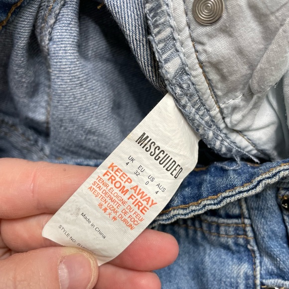 Missguided Riot High Rise Mom Jeans Distressed Size 0 - Picture 6 of 7